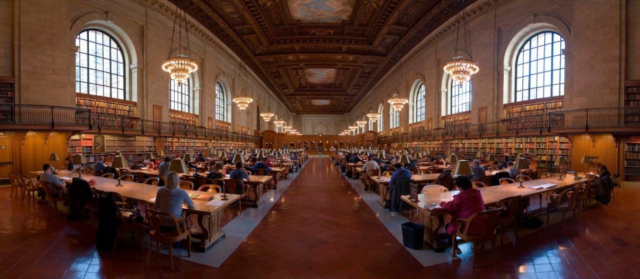 Es una de las bibliotecas más importantes del mundo y con más contenido de América. La biblioteca se caracteriza por tener una gran cantidad de libros de acceso público junto a otros de obligada lectura dentro del recinto.
