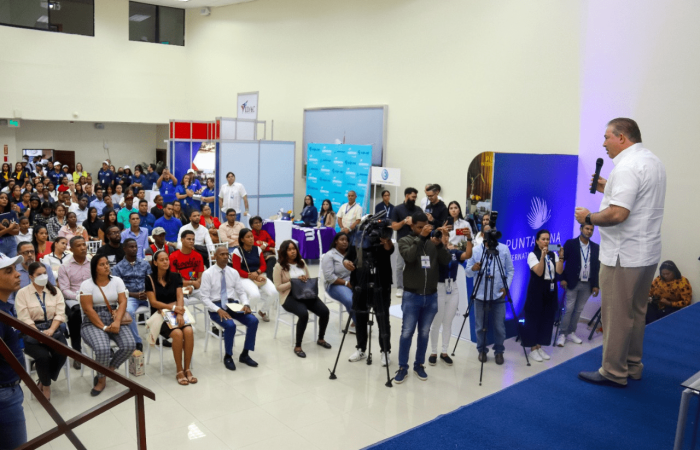 Feria de empleos y open house IDAC-ASCA